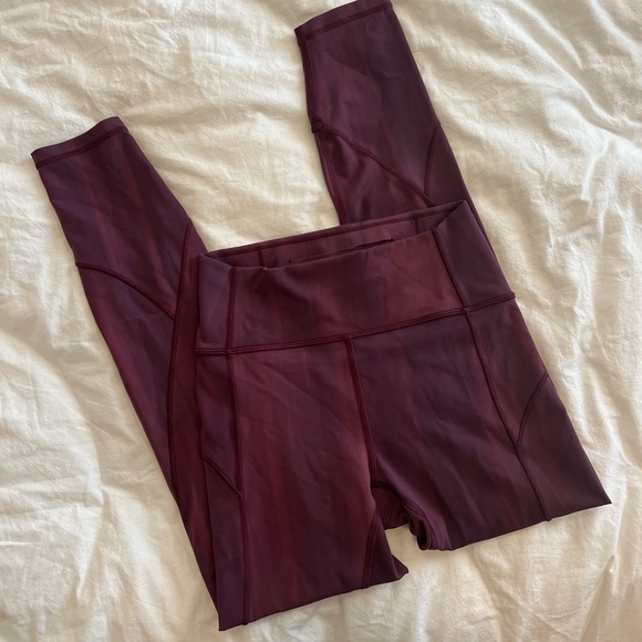 Lululemon In Movement Tight 25" *Everlux in Linear Spray Dye Garnet Size 4 $108 - Picture 7 of 11